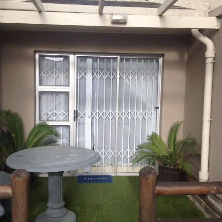 Smithland Guest Apartments Cape Town Bellville Eksteriør billede
