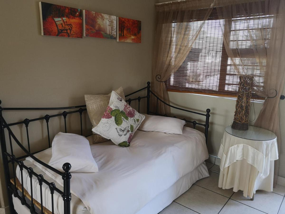 Smithland Guest Apartments Cape Town Bellville Eksteriør billede