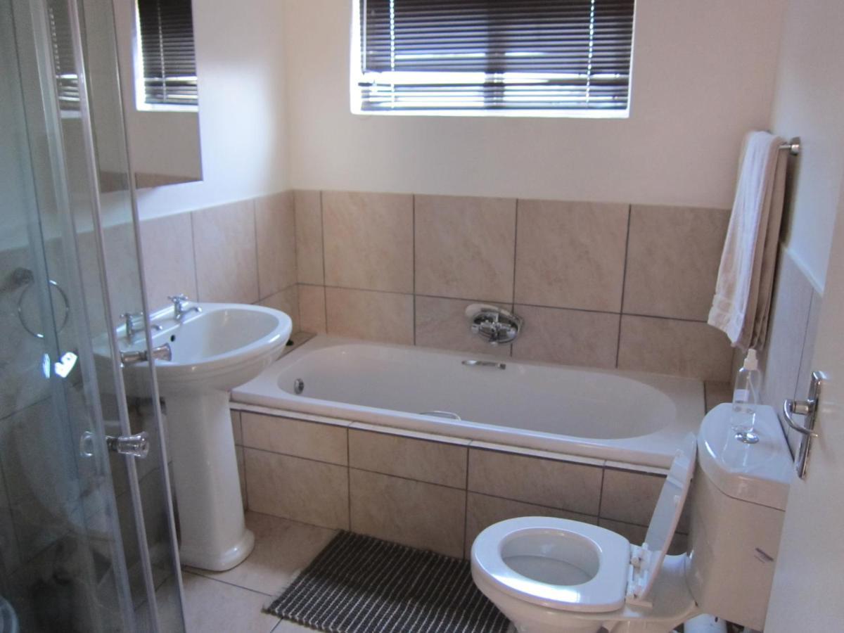 Smithland Guest Apartments Cape Town Bellville Eksteriør billede